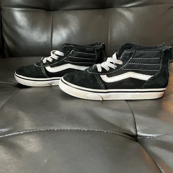 Kids Black Vans shoes - Picture 5 of 6